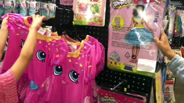 Spirit Store Halloween shopping 2016- Costumes And Scary killer clown .