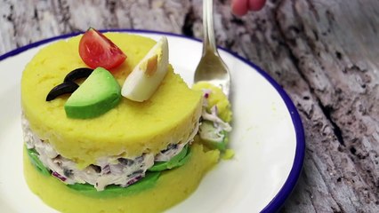 CAUSA LIMEÑA RELLENA DE POLLO | Receta peruana