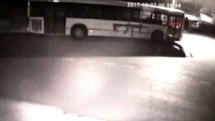 Düzce- Otomobili İterek Çalan 6 Kişi Kamerada