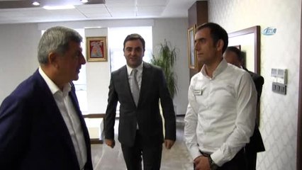 Yaralı Köpeği Kurtaran Kahraman Şoföre Bir Maaş İkramiye