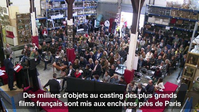 Clap de fin: des milliers d'accessoires de cinéma aux enchères