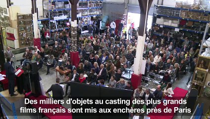 Clap de fin: des milliers d'accessoires de cinéma aux enchères