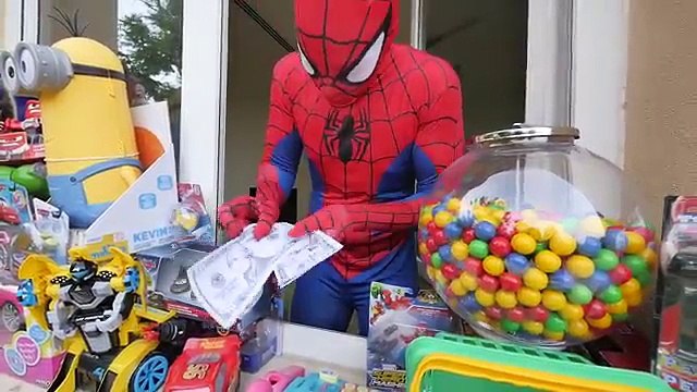 CARS 3 : Lightning Mcqueen VS Autobot Transformers Movie! w/ Spiderman, Hulk & Joker in Real Life