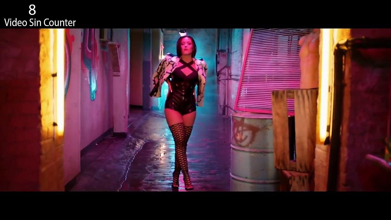 Everything Wrong With Demi Lovato - Cool For The Summer