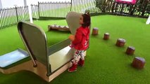 Bébés carrousel pour amusement amusement enfants Cour de récréation diapositives oscillations 2016 w