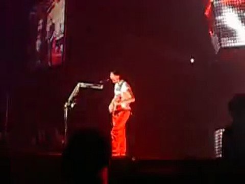Muse - Stockholm Syndrome clip,Palais Omnisports de Paris-Bercy, Paris, France 12/15/2006