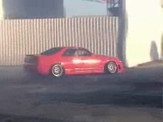 Skyline R33 GT-R Drift [from www.metacafe.com]