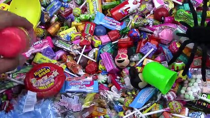 Humpty Dumpty Surprise & Thumps Up Lollipops Party in My Tummy Learn Colors with A lot of Candy