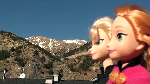 Elsa and Anna go to the north mountain, make a snowman, play in the snow and have fun!
