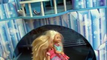 Barbies sister chelsea finds surprise eggs at Elsas Castle Kinder surprise Frozen eggs Toys