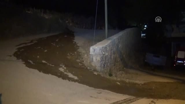 Fethiye'de Kanalizasyon Suyunun Yola Aktığı İddiası