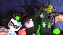 Peppa Pig does Halloween - Peppa pig Halloween party - Peppa pig Toys video