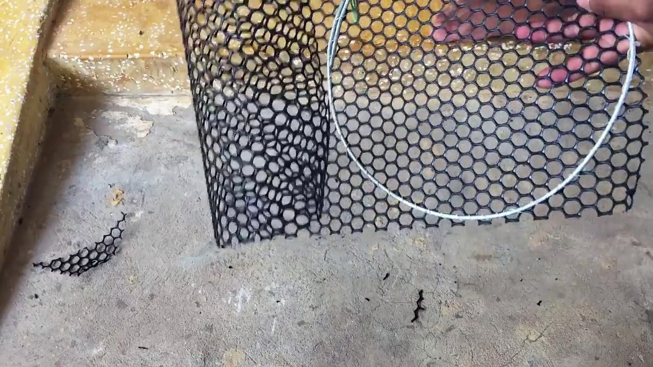 Amazing boy make fish trap in the river - how to make fish trap in 15 minute