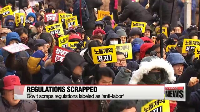 Gov't scraps two anti-labor regulations, including easier layoffs