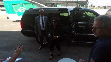 Pop Icon Chaka Khan Chats Ugg Boots At LAX