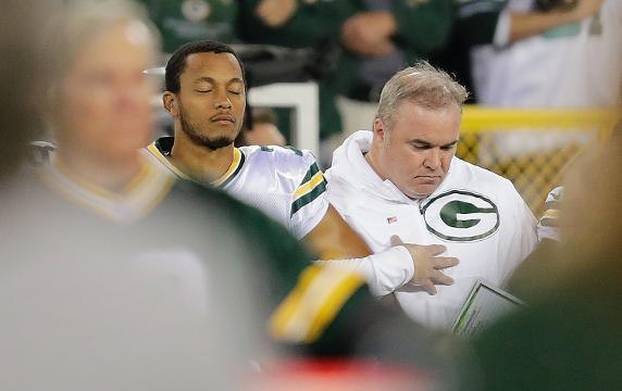 Bears, Packers fans have mixed feelings on NFL player protests