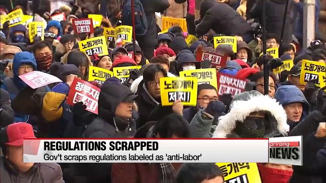 Gov't scraps two anti-labor regulations, including easier layoffs