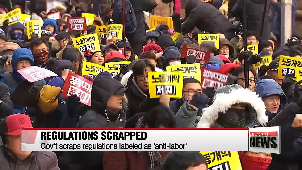 Gov't scraps two anti-labor regulations, including easier layoffs