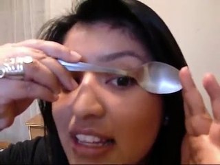 How to curl your eyelashes with a spoon