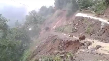 Rize'de Heyelan Anı Kameraya Yansıdı