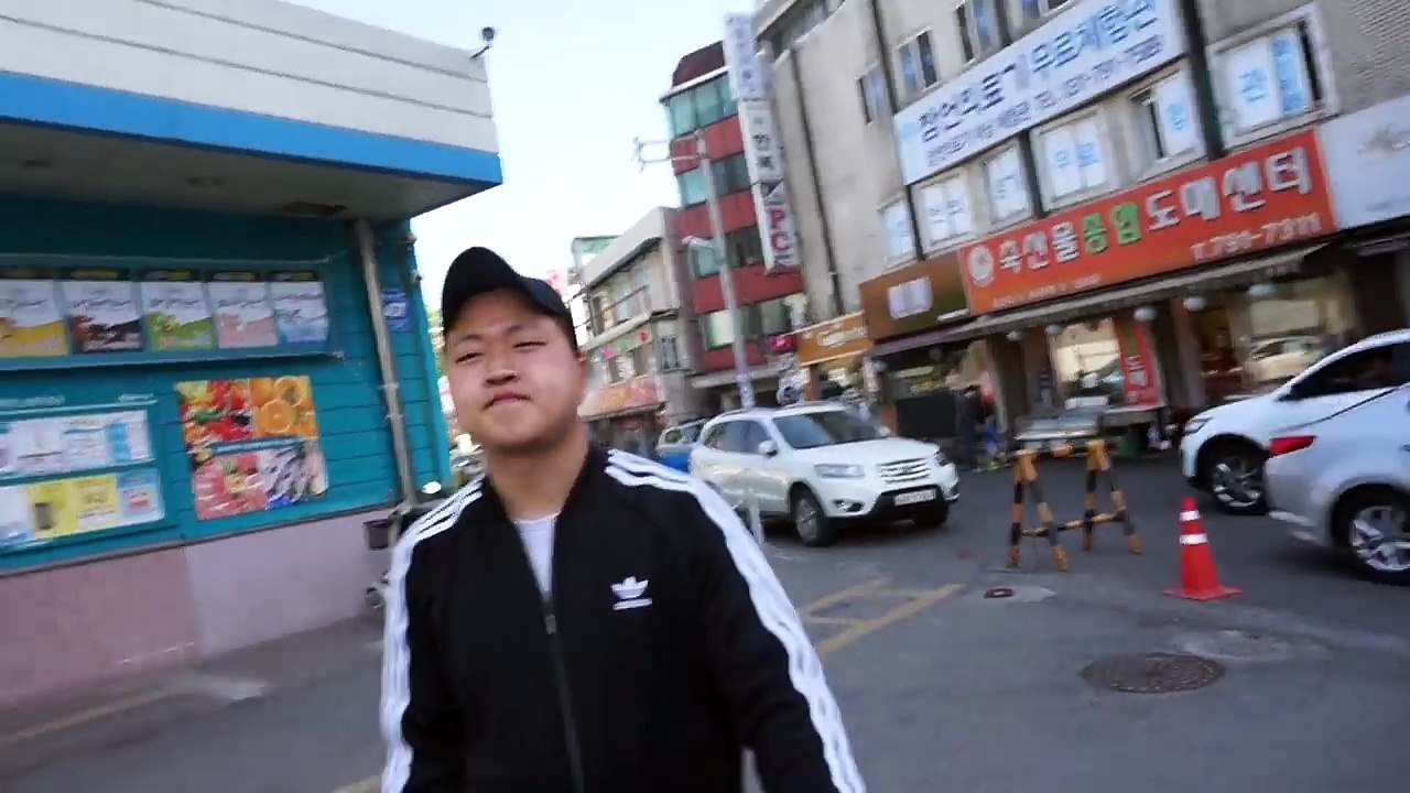 대기업 블랙그룹의 회장이 되었다.직장상사 차에서 회장 코스프레하기 블랙리스트 도깨비