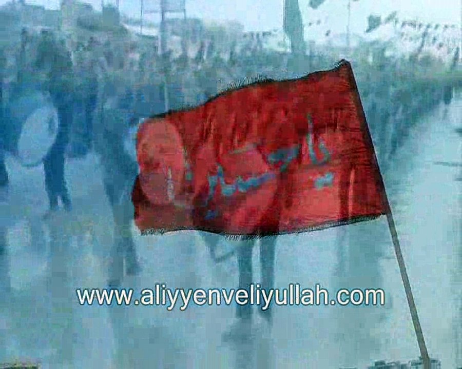 Kerbelaya Gidiyoruz Hareme Toza, Çamura Bulanmış Sine Vura Vura Lebbeyke Ya Huseyin