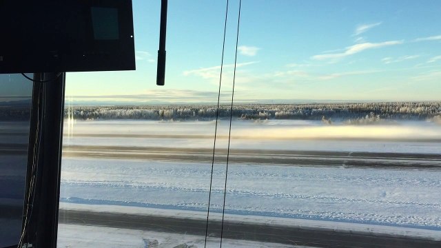 Vortex de glace créés par ces avions de chasse F-16 au décollage en Alaska !