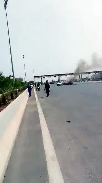 Un véhicule prend feu sur l'autoroute à péage