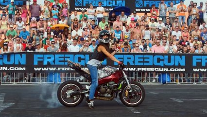 경이로운! 세계에서 최고의 여자 스턴 트 라이더