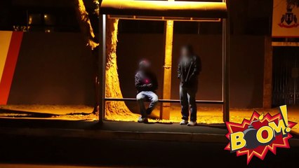 PEGADINHA:Tiro no Ponto de Ônibus 2 (Bus stop Sniper Prank 2)