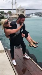 Tosic'ten eşi Jelena'ya Türk usulü şaka