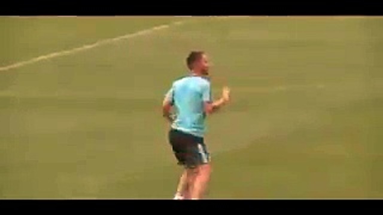 Chết cười với màn khởi động 'khó đỡ' của Hazard trước đại chiến Man City