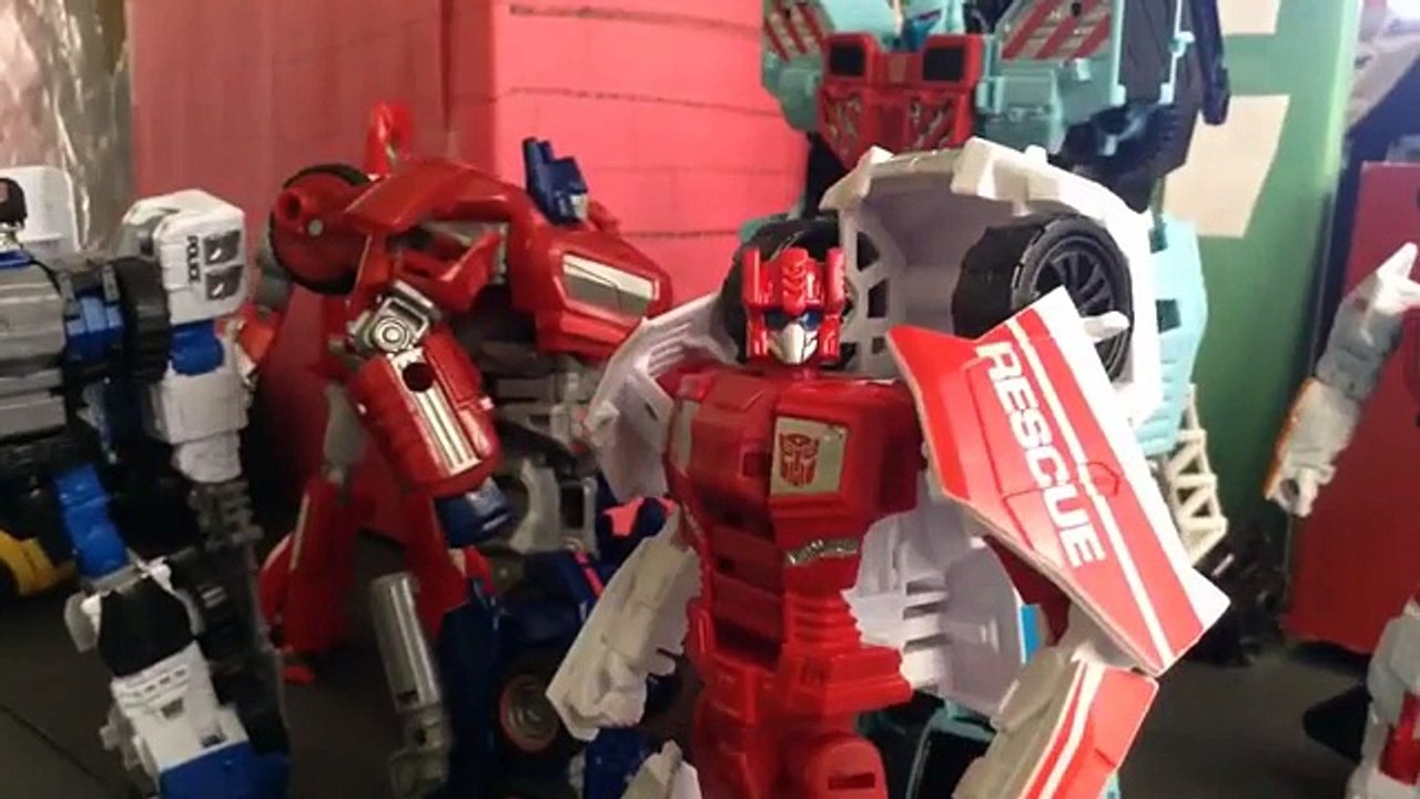 Transformers Stop Motion [Combiner Wars]Pt2 Devastator vs Defensor Stop Motion