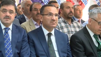 Bekir Bozdağ: "Merkel'e Gömlek Bağlayarak İktidar Olunmaz"