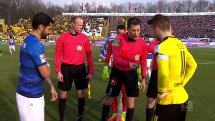 La goal Roman Bürkis a un rituel d'avant match qu'il doit faire à tout prix... toucher le ballon