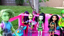 Mini serie de juguetes y muñecas de Monster High en español - Ataque de titanes