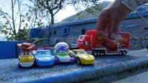 Lets play outside! Driving McQueen, Mack, Toy Story Woody, Buzz Lightyear Tomica Toys
