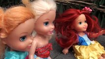 Anna and Elsa Toddlers Elsya has accident #1 falls hurts leg Barbie Bully Frozen Doll Toys In Action