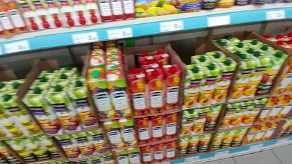 Lera arkadaşı ile buluşunca alışveriş işi elife kalıyor, eğlenceli çocuk videosu