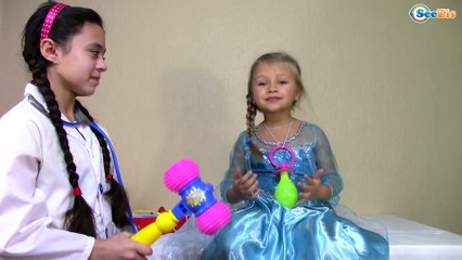 Bad Baby DOC MCSTUFFINS Vs FROZEN ELSA Играем в Доктора Видео для детей Доктор Плюшева и Эльза