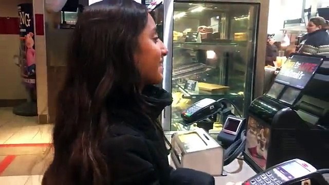 BAD BABY BLOODY TOOTH Doc McStuffins Gives Checkup & Surgery -sisters fun tube