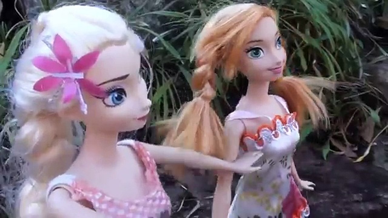 Ursula and Maleficent steal Anna and Elsas children P1| Barbie Chelsea Anna and Elsa dolls