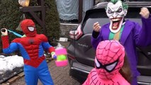 FREAKY JOKER RUN ÜZERİNDE Spiderbaby Oyuncak Süt Şişe Spiderman w / Hulk Real Life Komik Superheroes