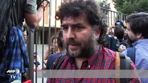 Catalanes ocupan centros de votación