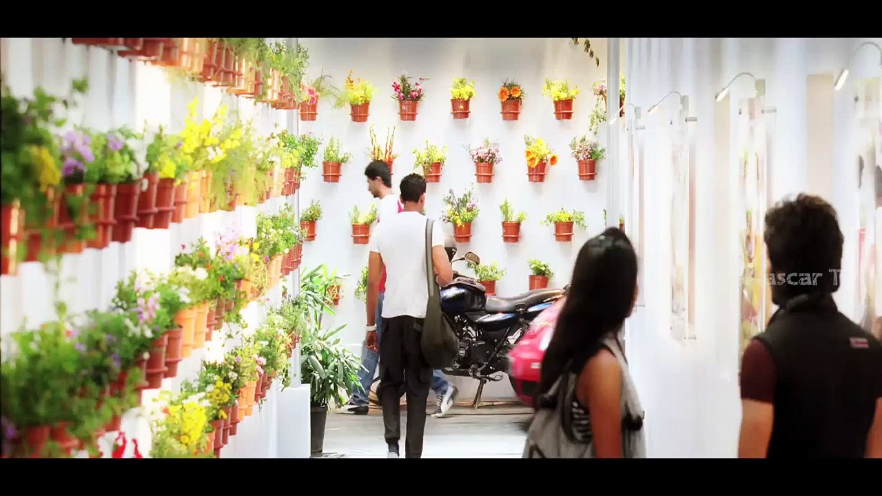 Ojas Rajani Grooms Vikram into a Model - Funny Scene - Shankar's I (Ai) (2015) Tamil Movie-A3rFo31DWMg