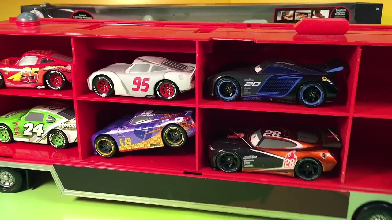 Disney pixar cars 3 lightning mcqueen mack hauler jocko flockos transforme lightning mcqu