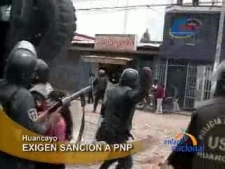 EXIGEN SANCIÓN A PNP  - HUANCAYO