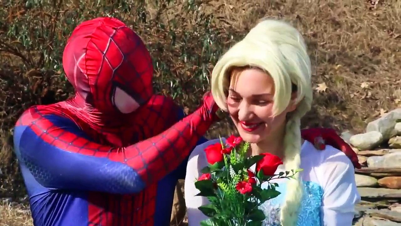 المجمدة إلسا زومبي أتاك! ث غاضب الهيكل سبايدرمان آنا مصاص دماء