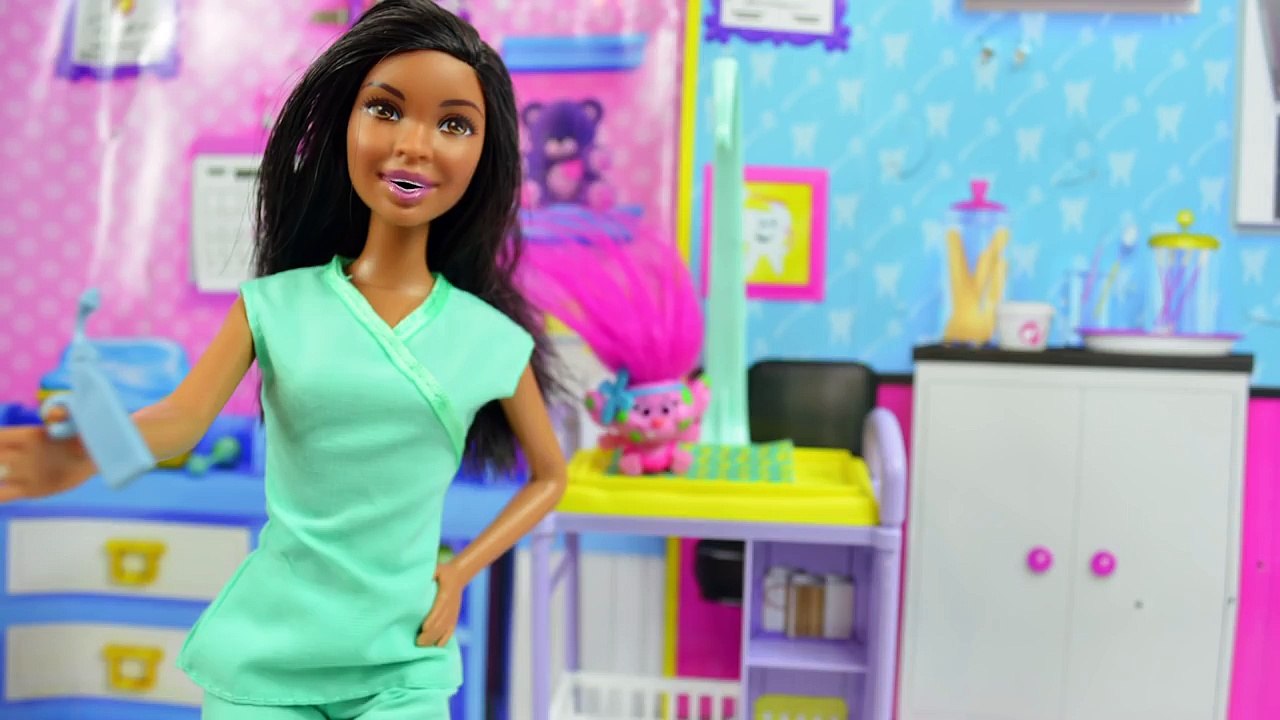 Mommy Troll And Baby Troll Get Troll Pox! Baby Troll Sick! Trolls Movie