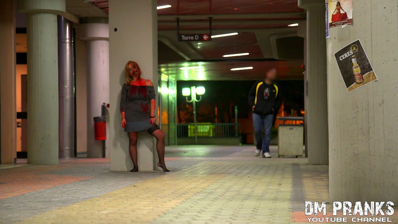 Zombie Invasion Scare Prank (2)